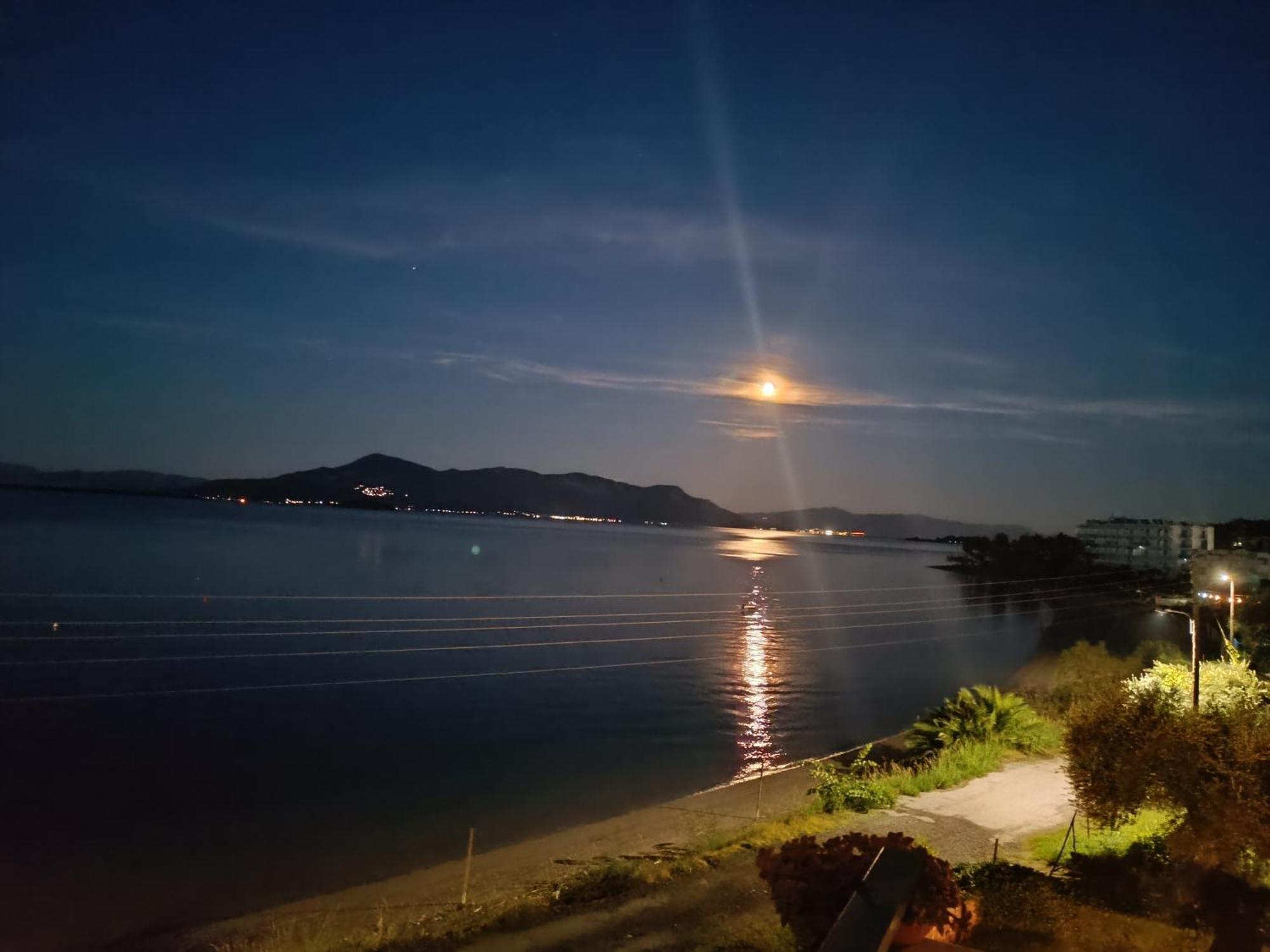 Mare E Monti1 Lägenhet Kamena Vourla Exteriör bild